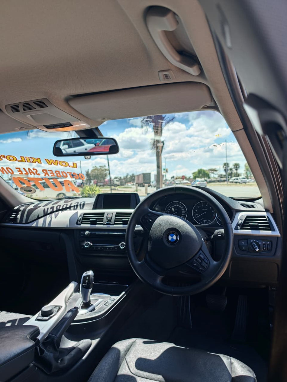 2012 BMW 320i Automatic