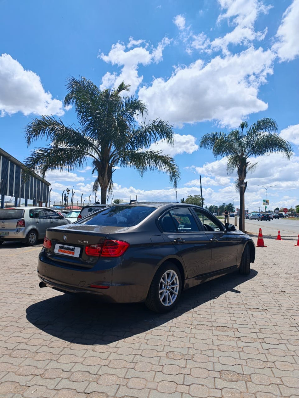 2012 BMW 320i Automatic