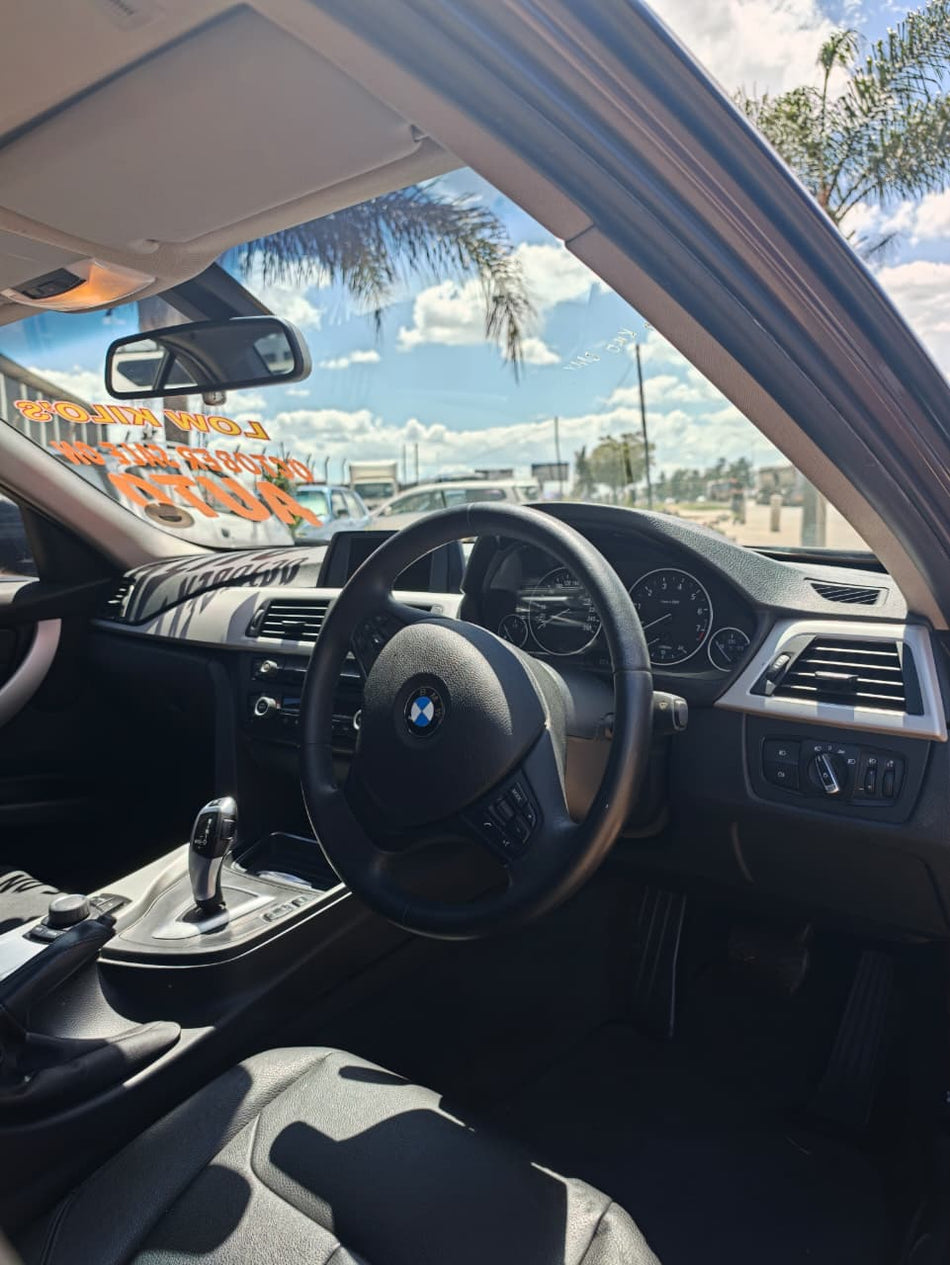 2012 BMW 320i Automatic