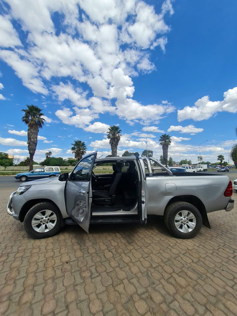 2016 Toyota Hilux 2.8 GD-6 RB Raider Club Cab
