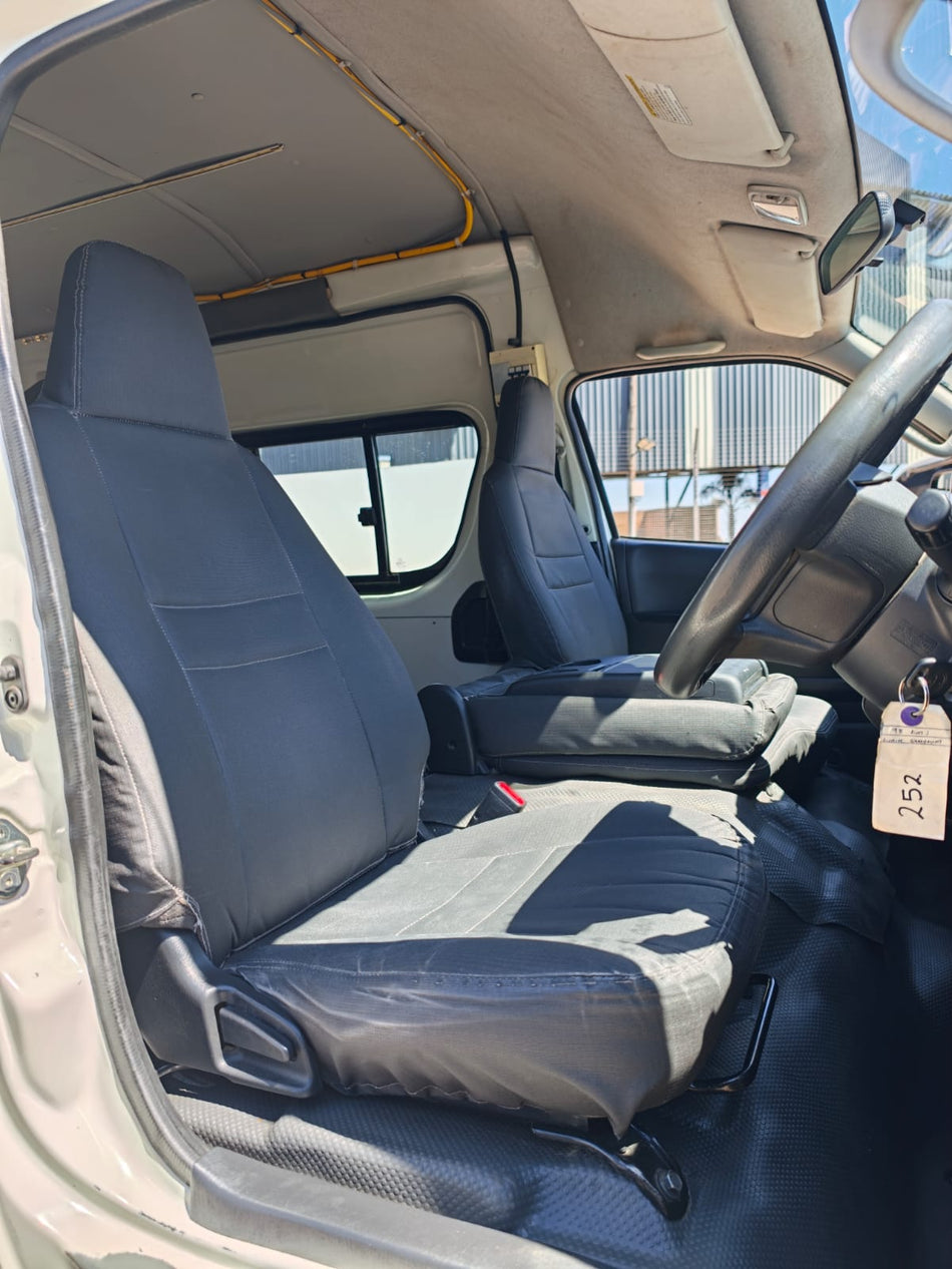 2016 Toyota Quantum 2.5 D4D Ambulance