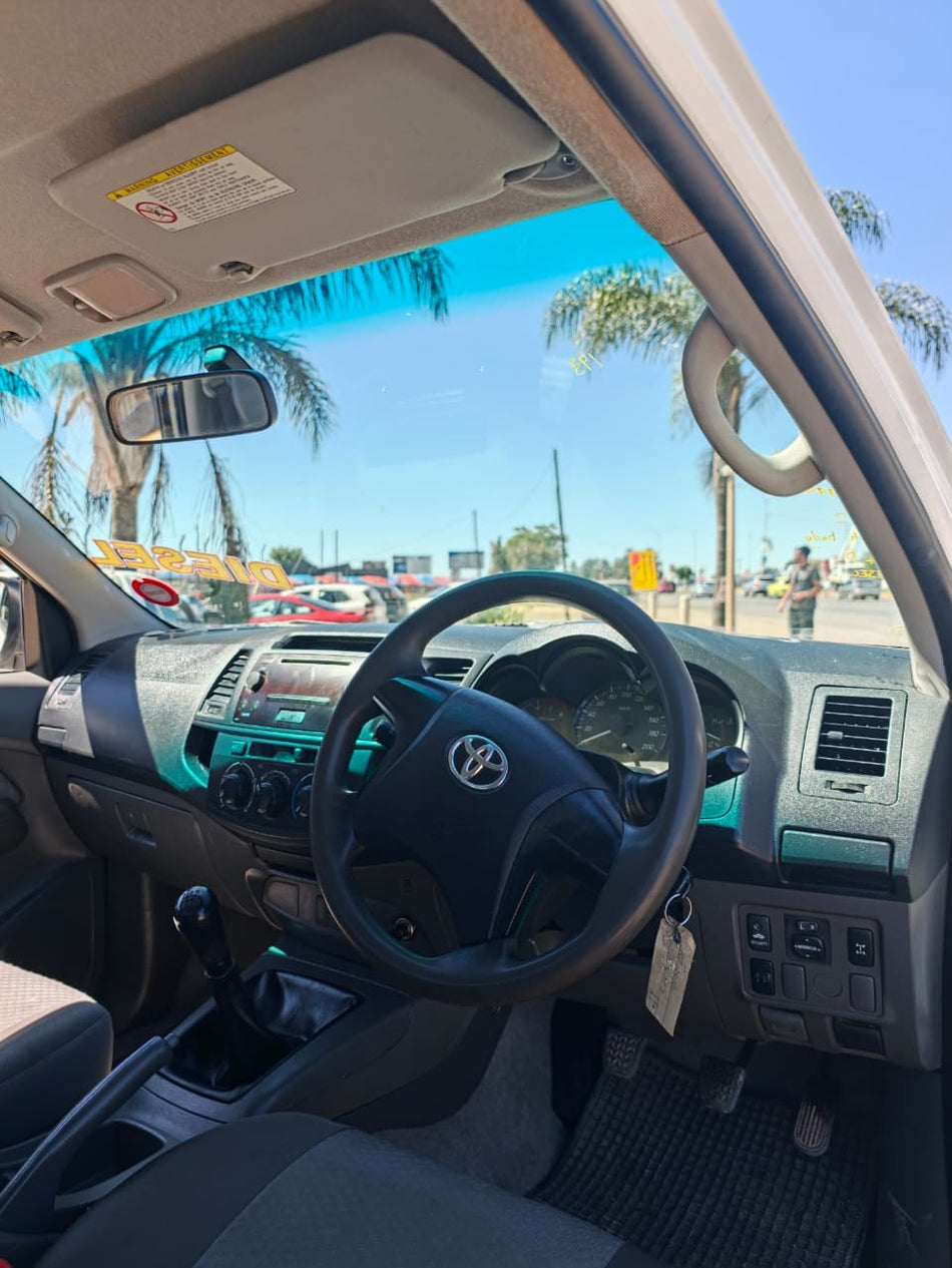 2015 Toyota Hilux 2.5 D4D SRX Raised Body 4x2