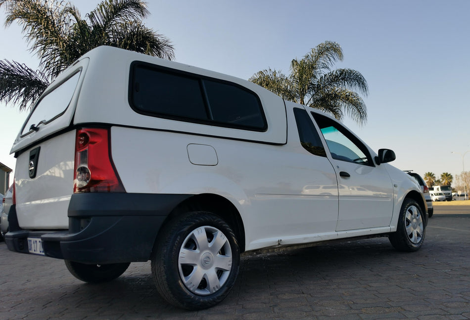 2015 Nissan Np200