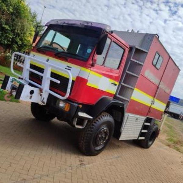 1997 Mercedes-Benz ECO LINER 4X4 crane Fire Truck