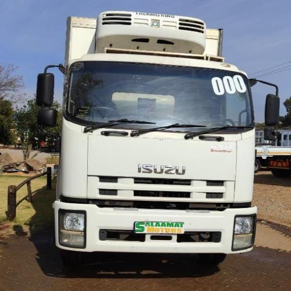 2013 Isuzu F-series FTR 850 closed body 8 ton