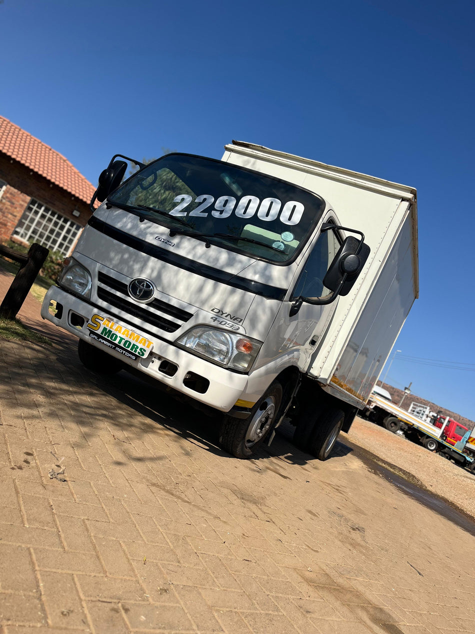 2007 Toyota dyna 4-093 2 ton v/body