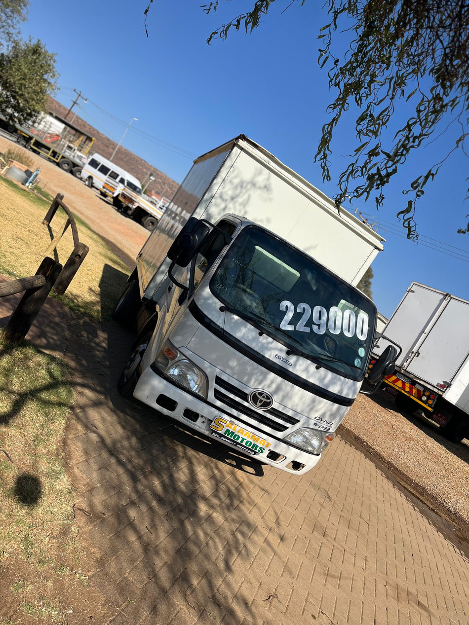 2007 Toyota dyna 4-093 2 ton v/body