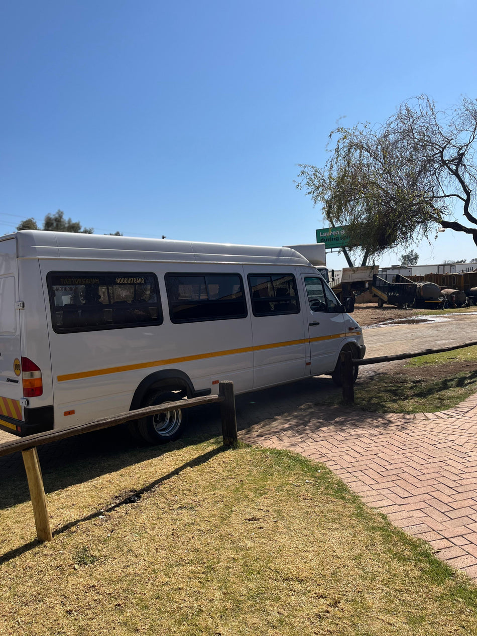 2007 Mercedes Benz Sprinter 416 22 seater