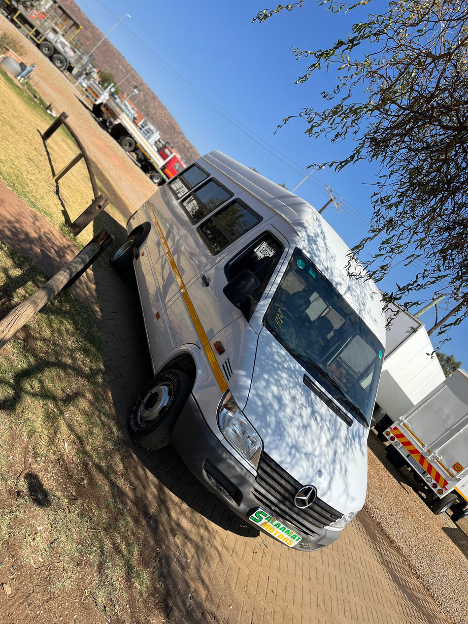 2007 Mercedes Benz Sprinter 416 22 seater