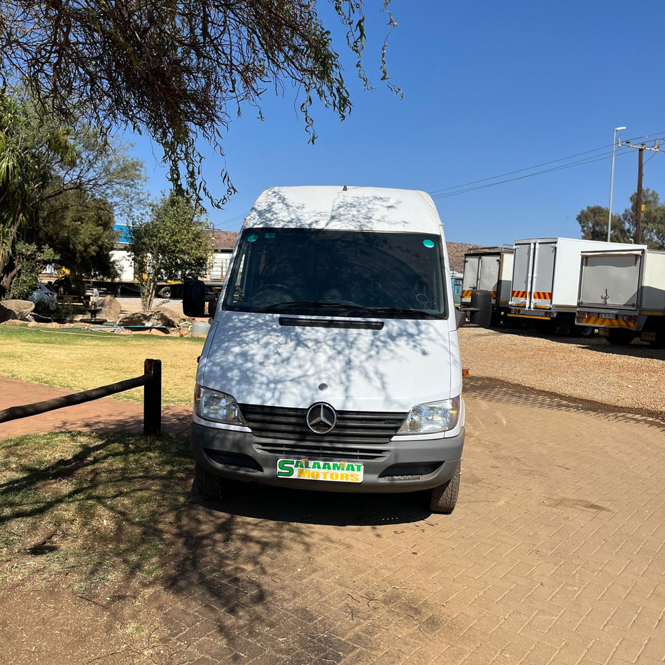 2007 Mercedes Benz Sprinter 416 22 seater