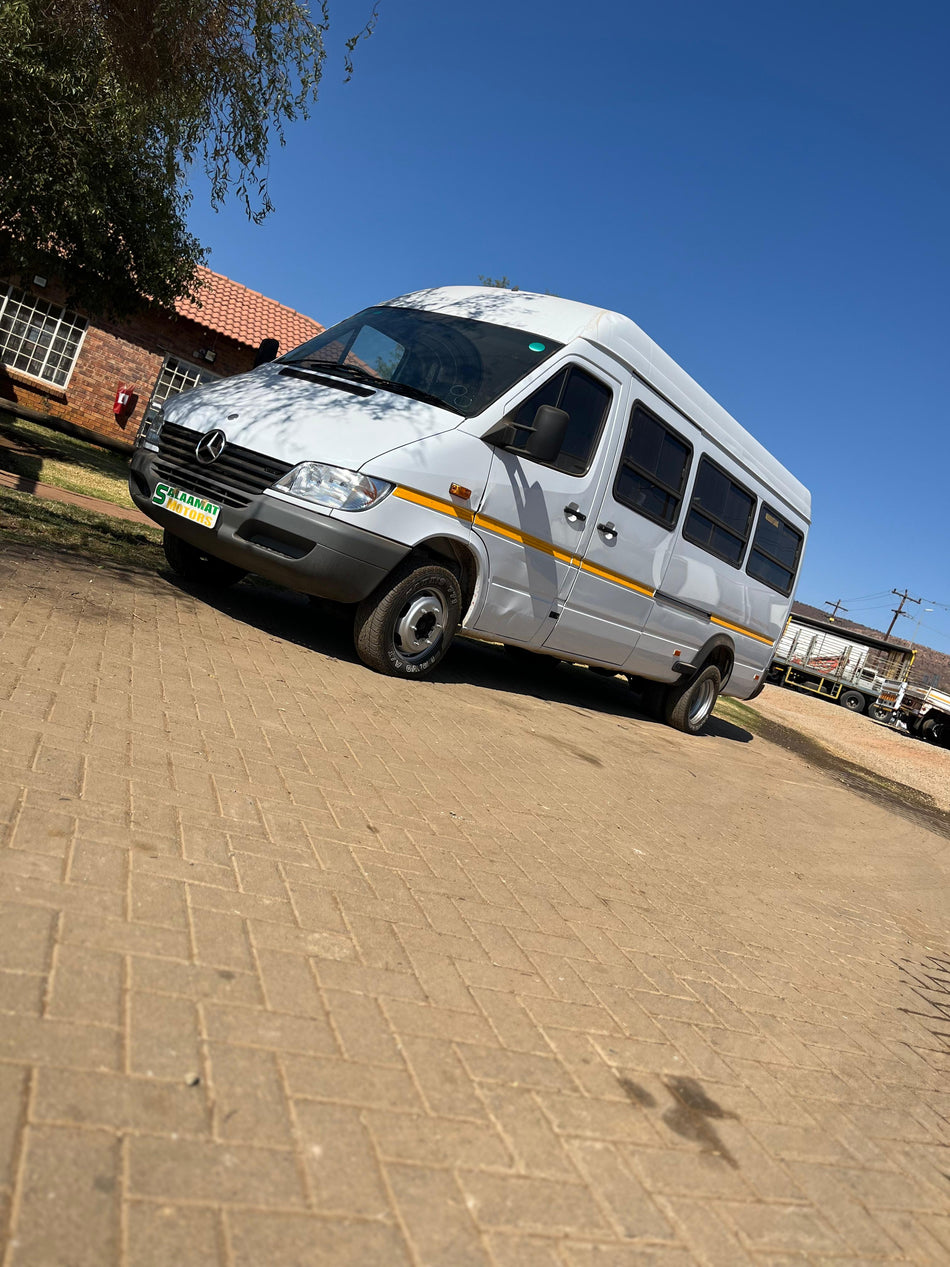 2007 Mercedes Benz Sprinter 416 22 seater