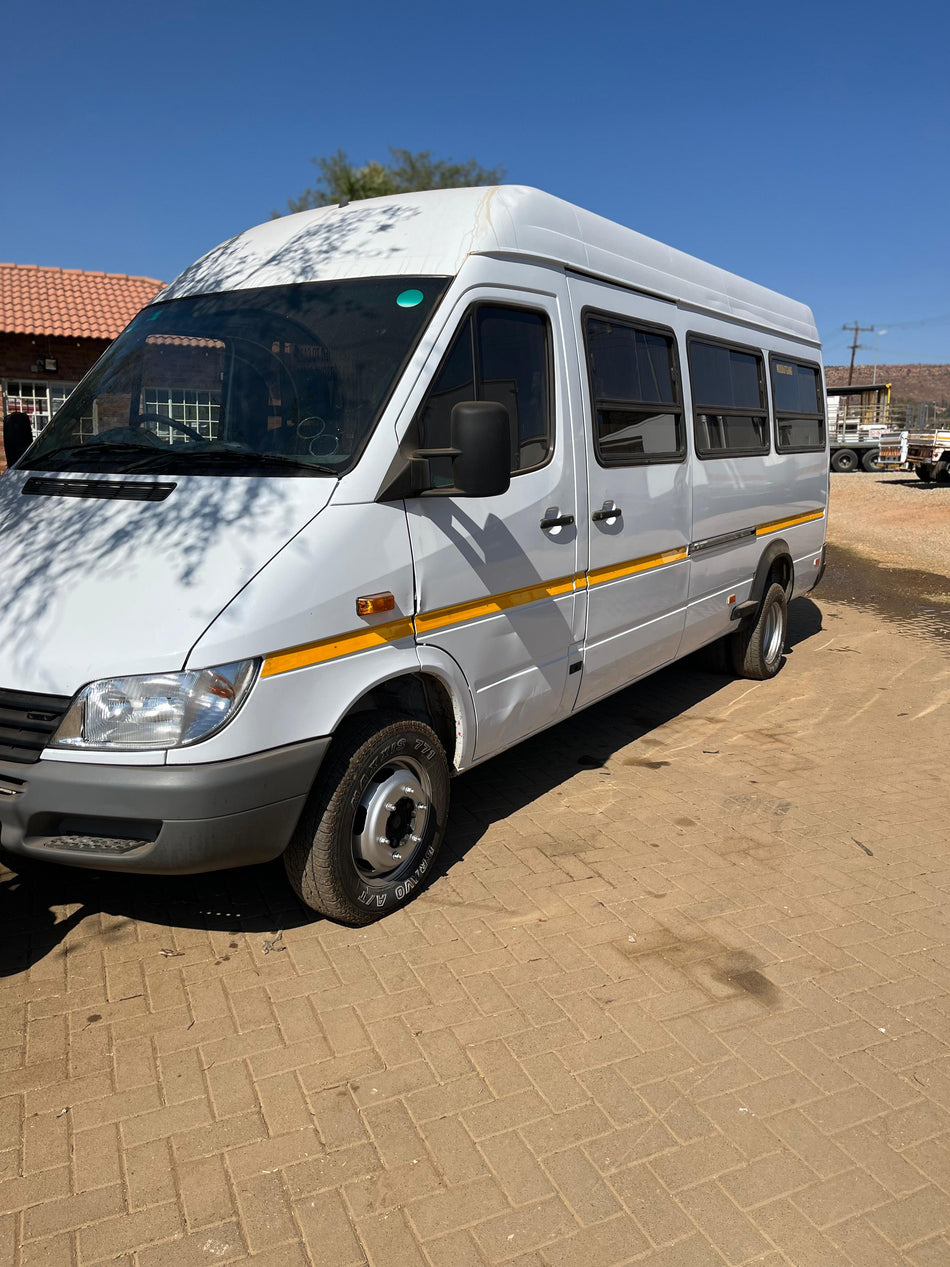 2007 Mercedes Benz Sprinter 416 22 seater