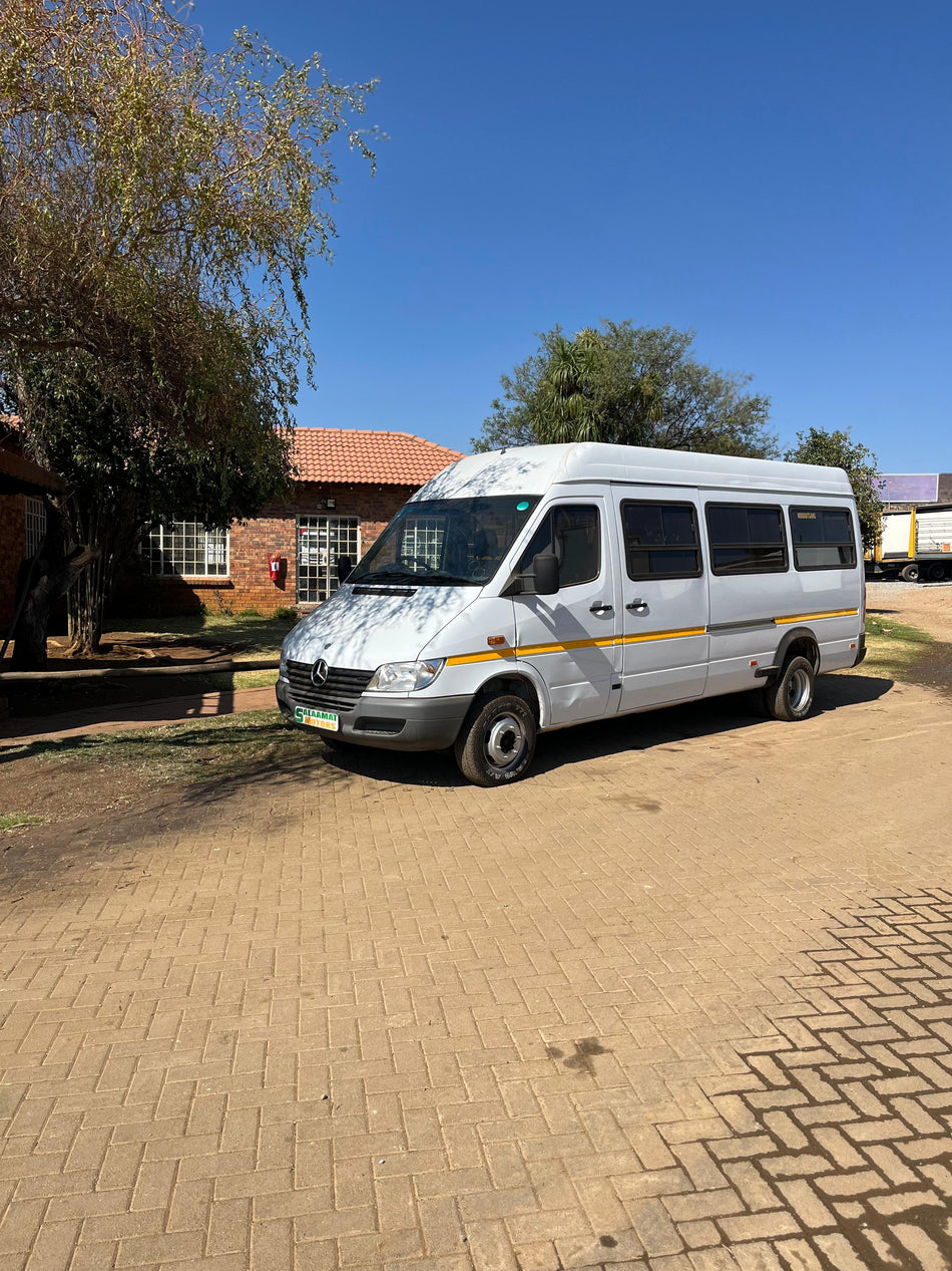 2007 Mercedes Benz Sprinter 416 22 seater