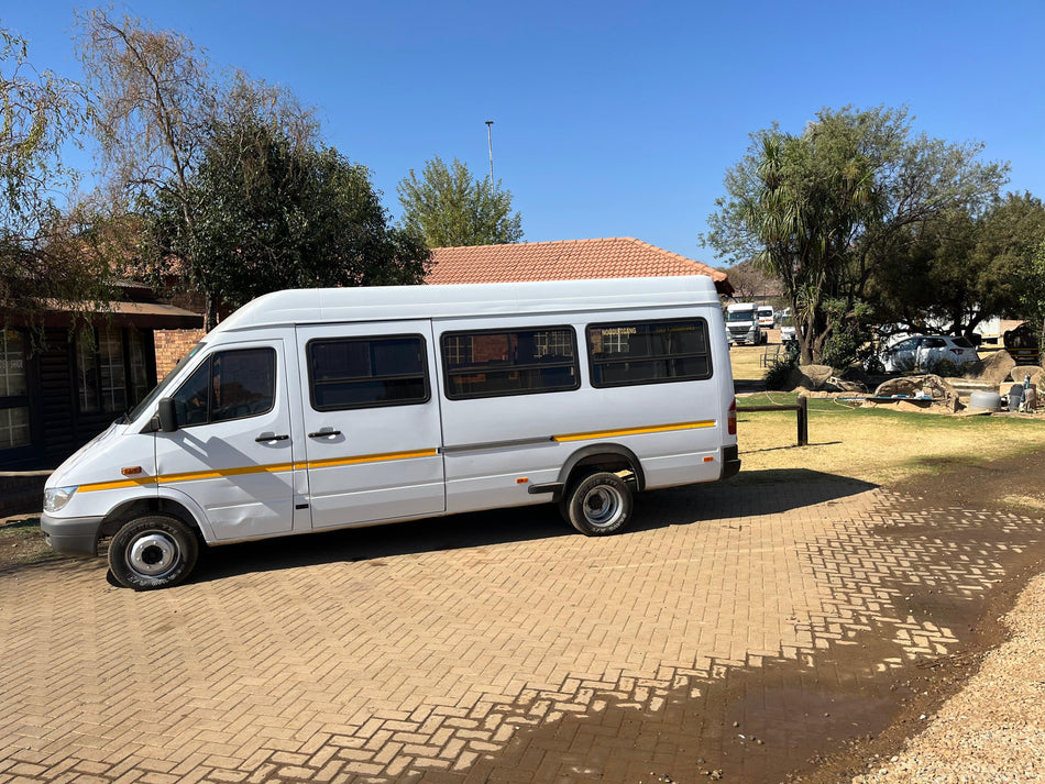 2007 Mercedes Benz Sprinter 416 22 seater