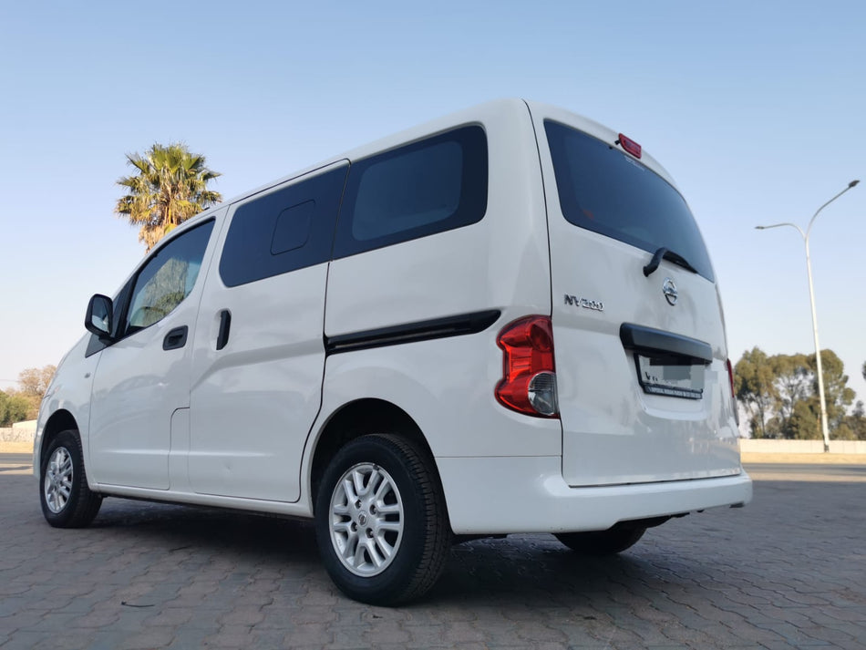 2015 Nissan NV200 7 seater