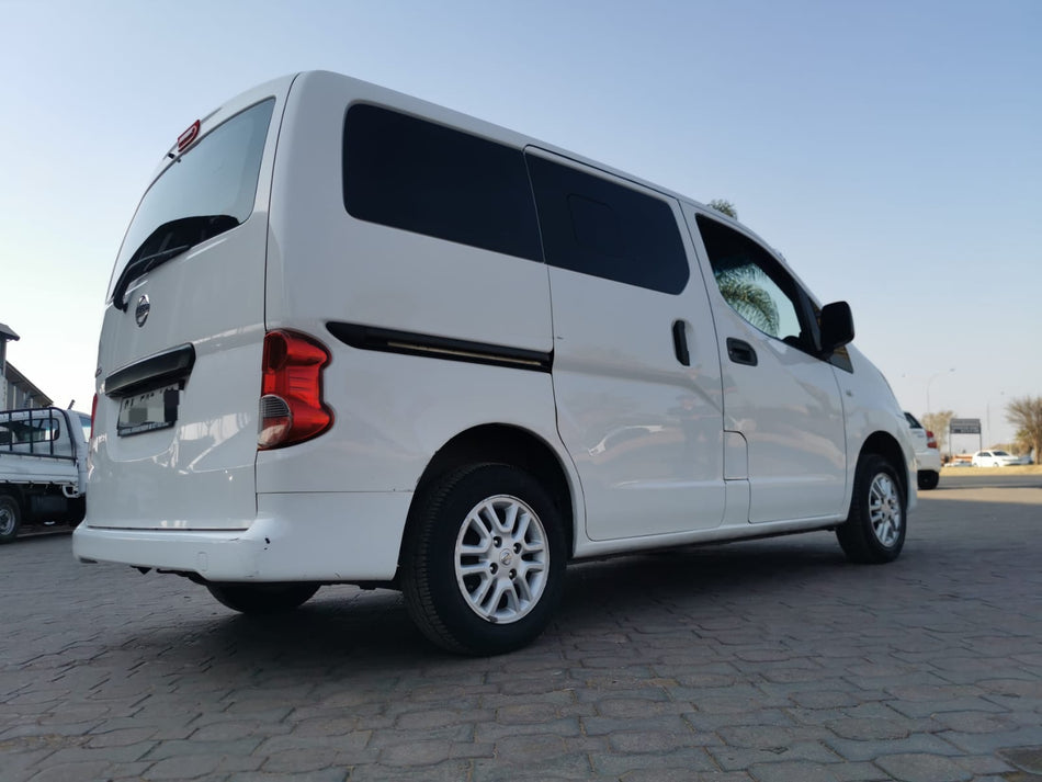 2015 Nissan NV200 7 seater