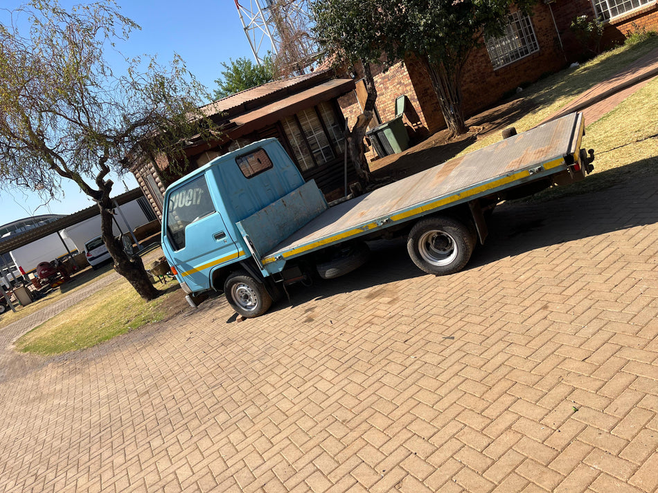 2009 Toyota dyna flat deck