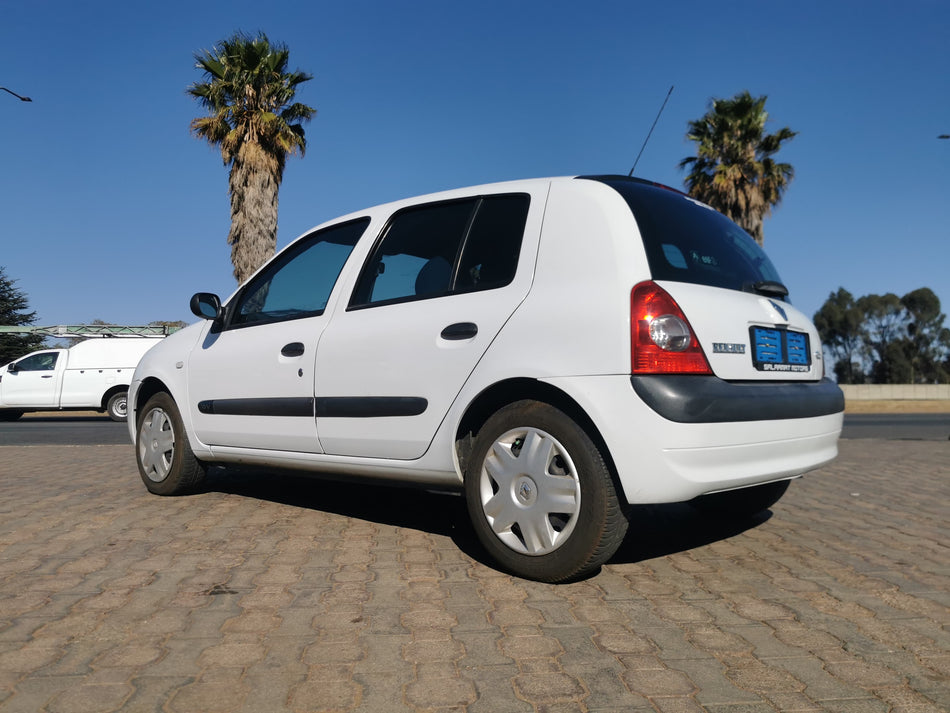 2003 Renault Clio