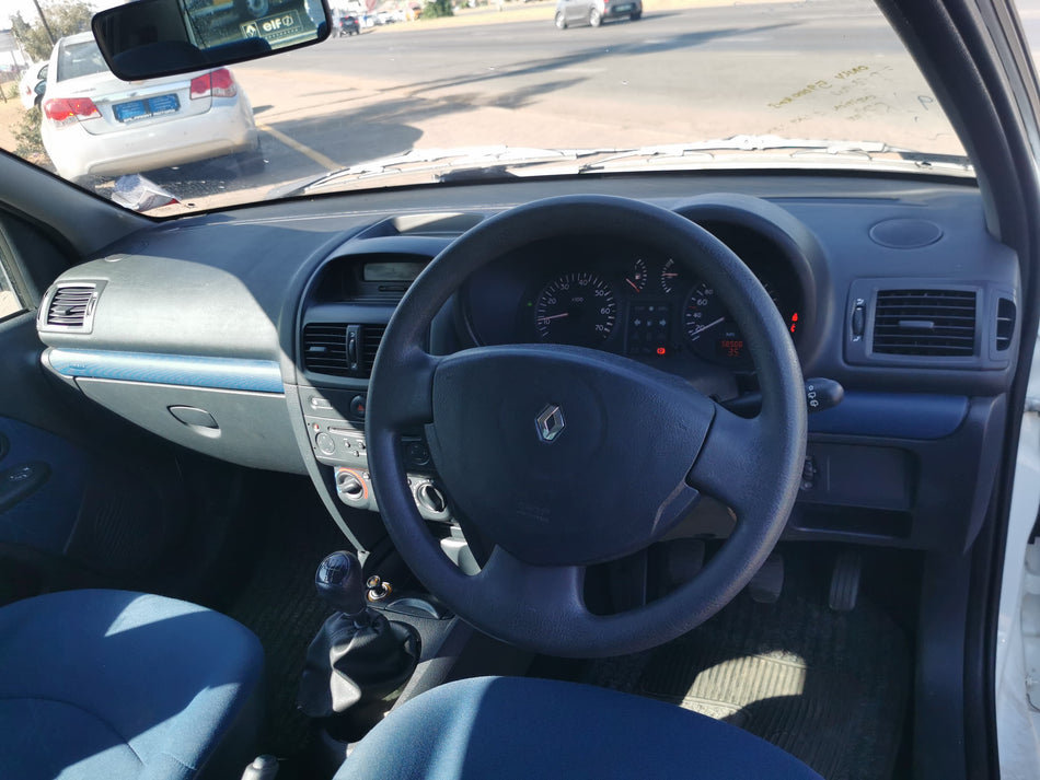 2003 Renault Clio