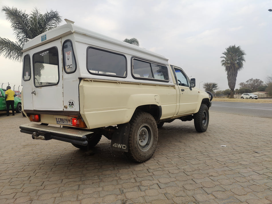 1988 Toyota Hilux 2.2 4Y 4X4 s/c 99,000 kms fsh