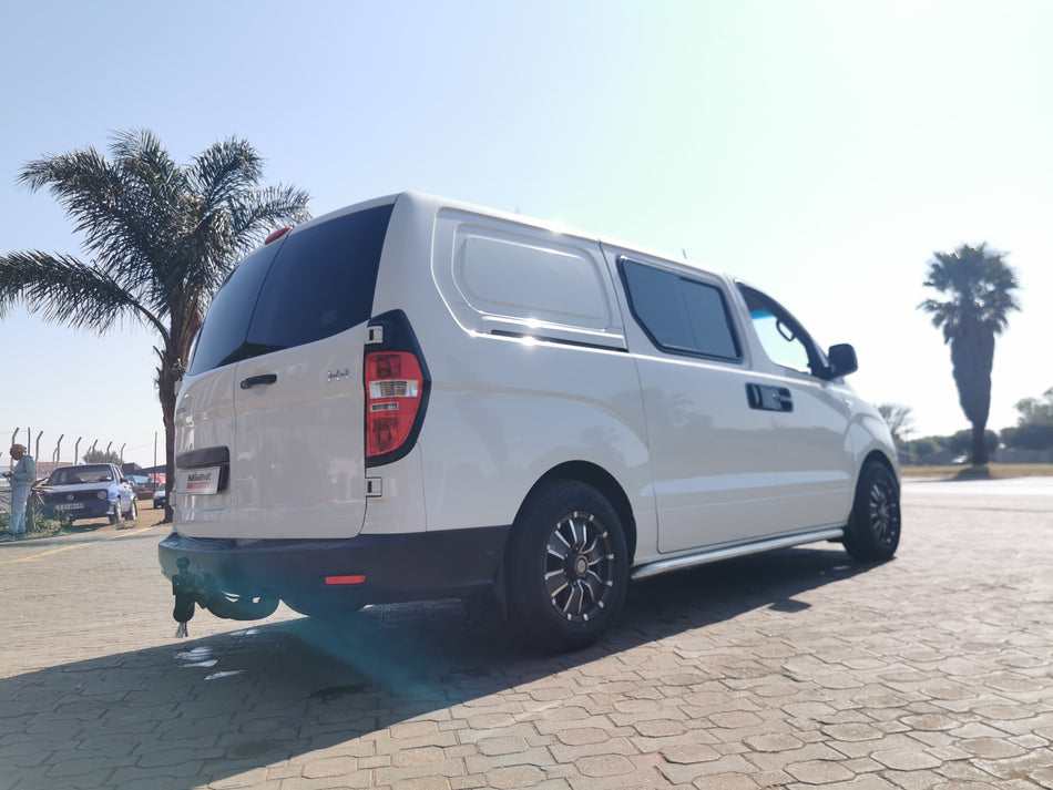 2011 Hyundai H1 diesel p/v manual