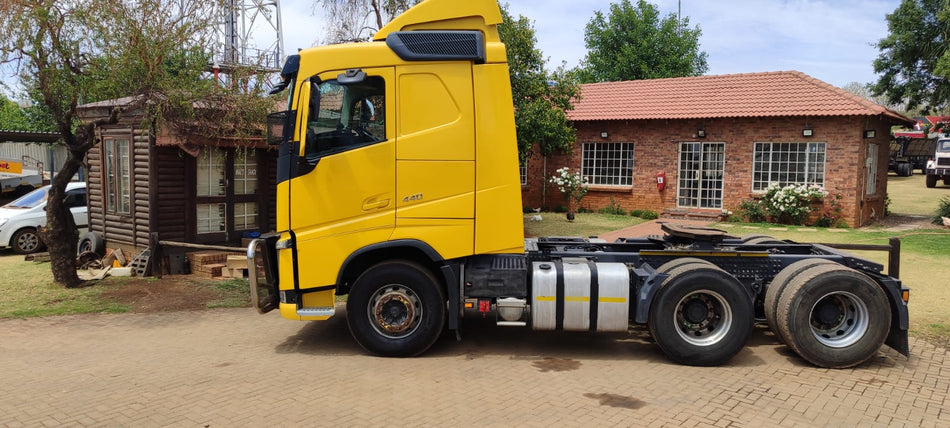 2019 Volvo FH 440 automatic horse