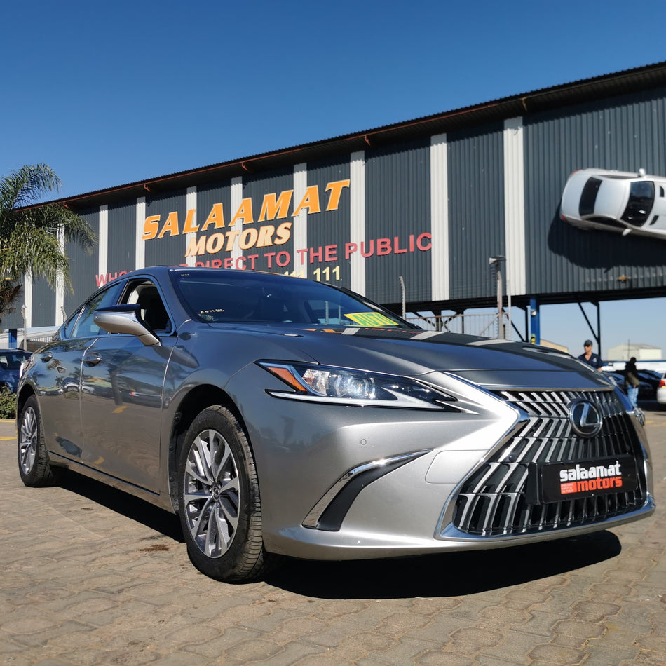 2022 Lexus es250