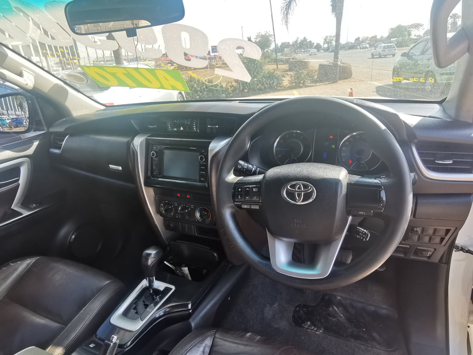 Toyota Fortuner 2.7 Auto