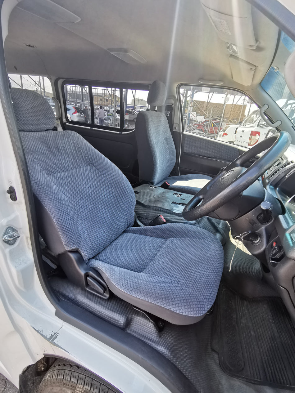 2012 Toyota Quantum GL 2.5 D4D 10 seater