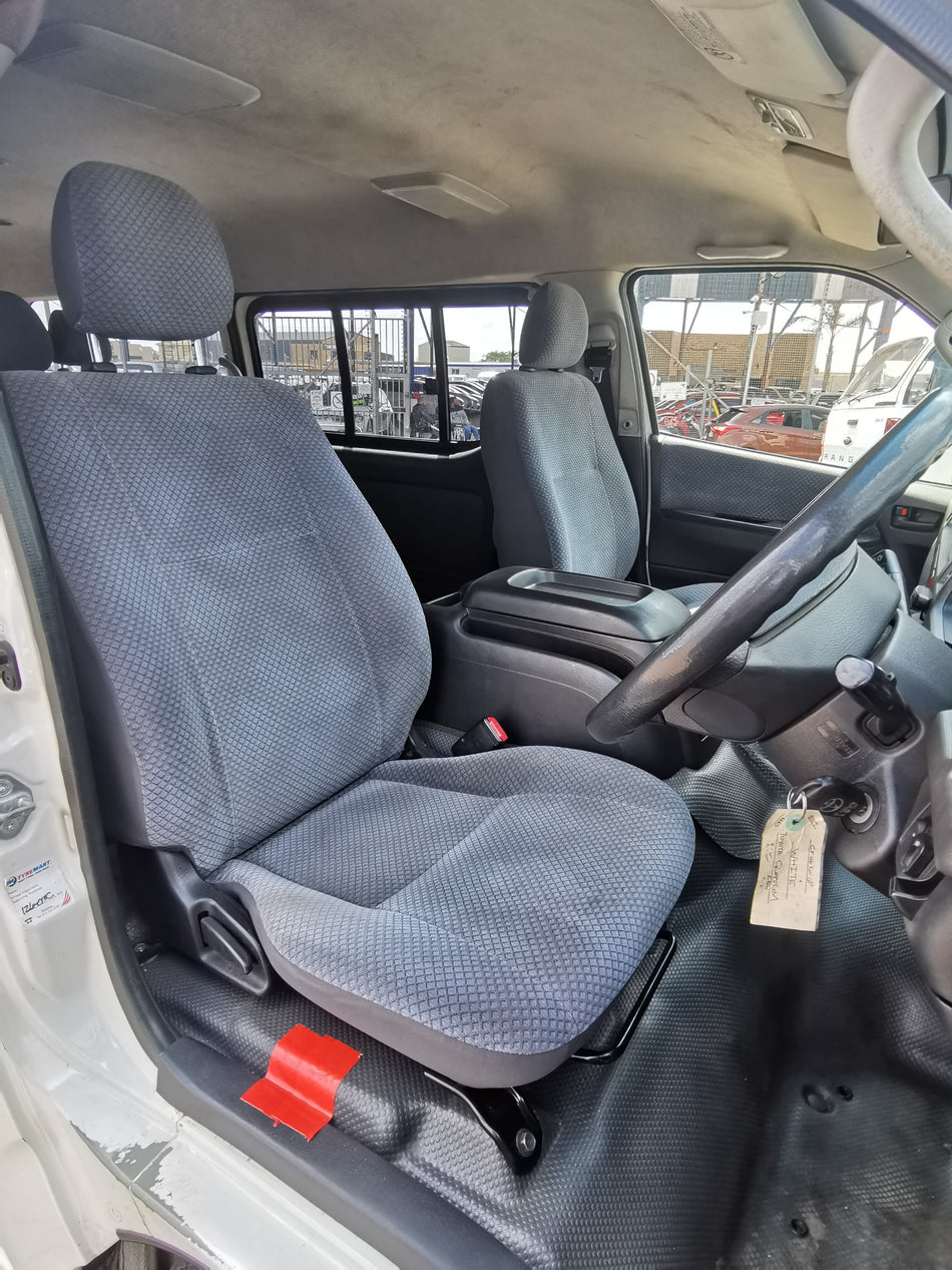 2012 Toyota Quantum GL 2.5 D4D 10 seater