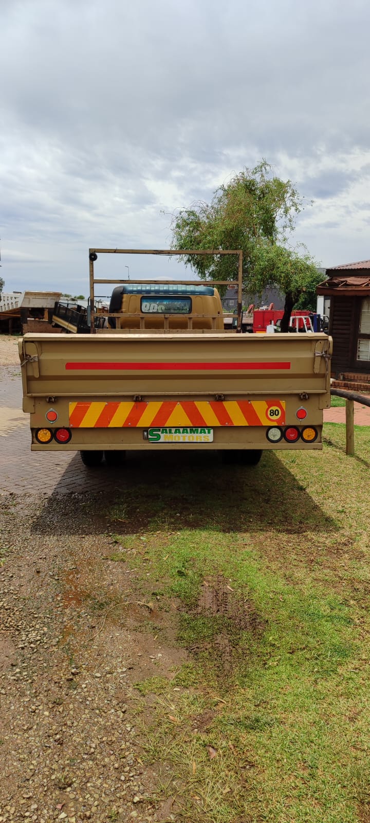 2009 Hino 300 Dropside