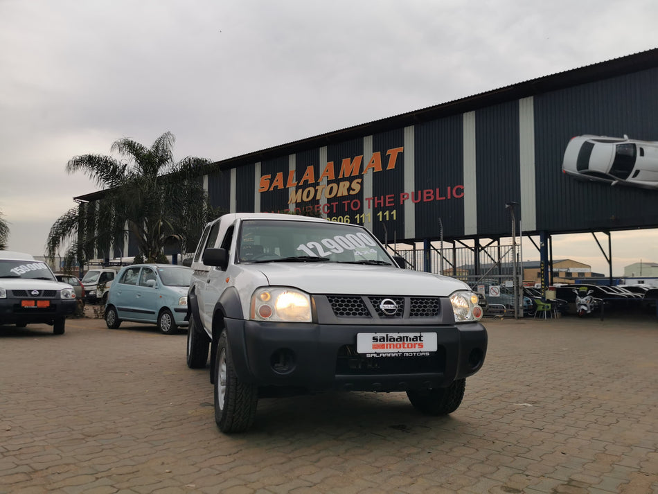 2013 Nissan Hardbody 2.4i 4x4