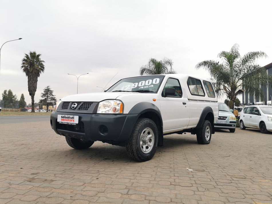 2013 Nissan Hardbody 2.4i 4x4