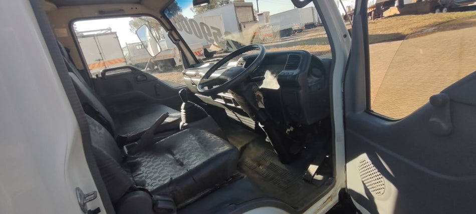 2008 Isuzu NPR 300 V/body