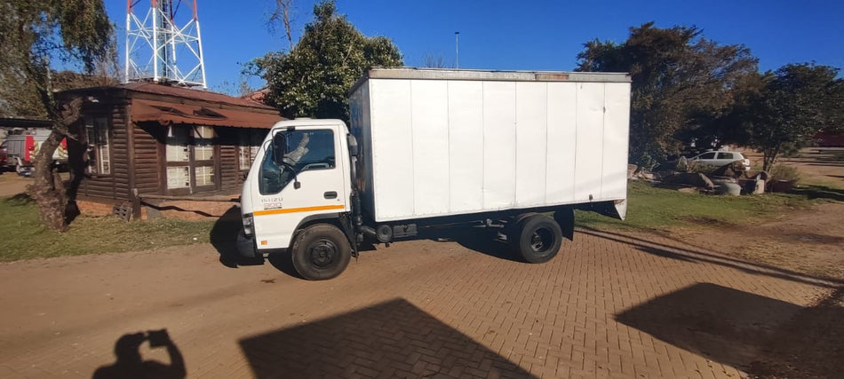 2008 Isuzu NPR 300 V/body