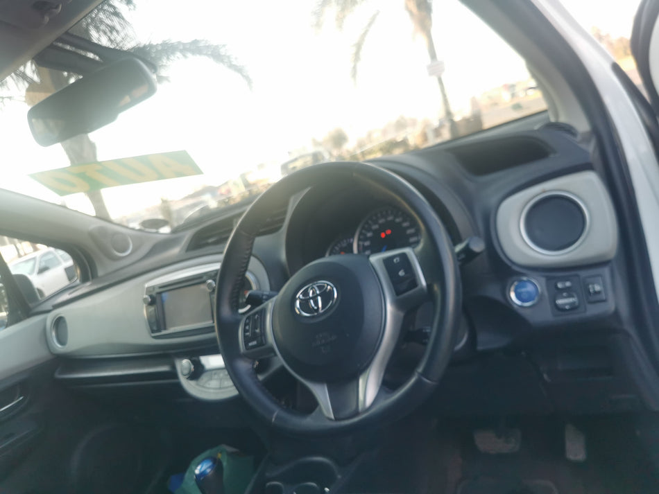 2012 Toyota Yaris 1.5Hsd XS Hybrid