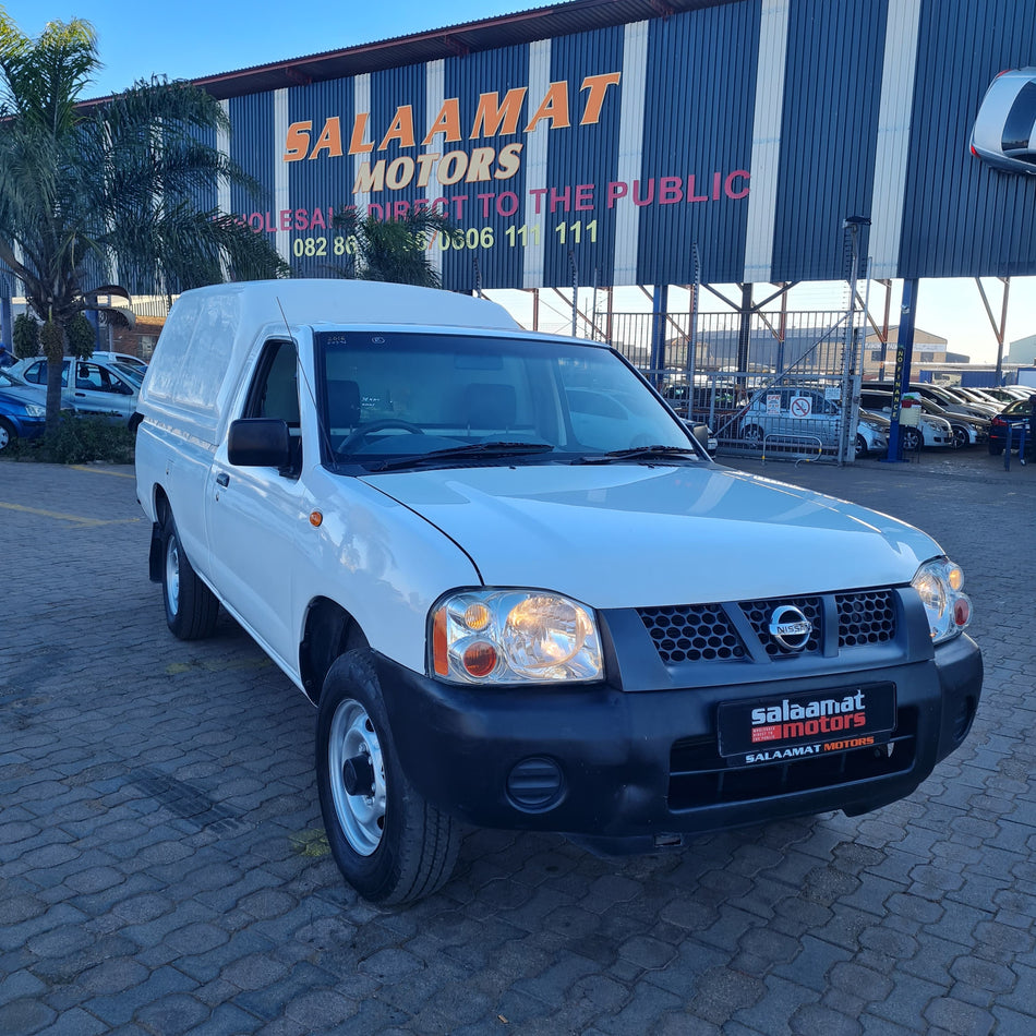 2016 Nissan Hardbody Np300 low kms