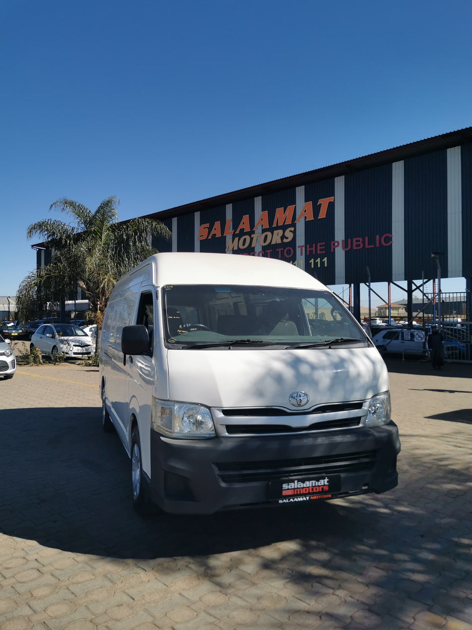 2011 Toyota Quantum P/V vvti  2011