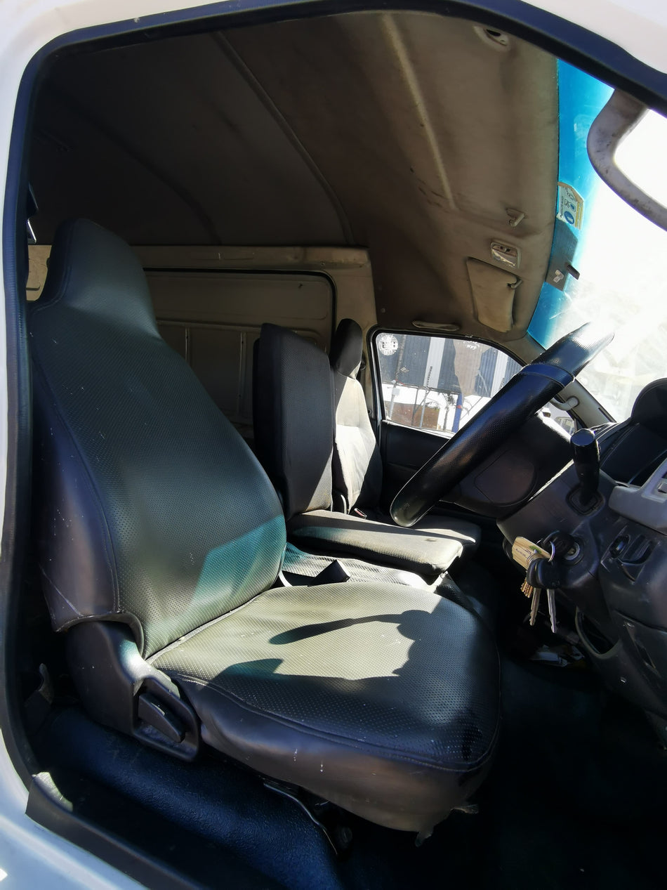 2011 Toyota Quantum P/V vvti  2011
