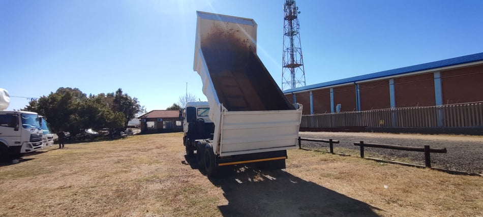 2013 UD QUON CW 26370 TIPPER