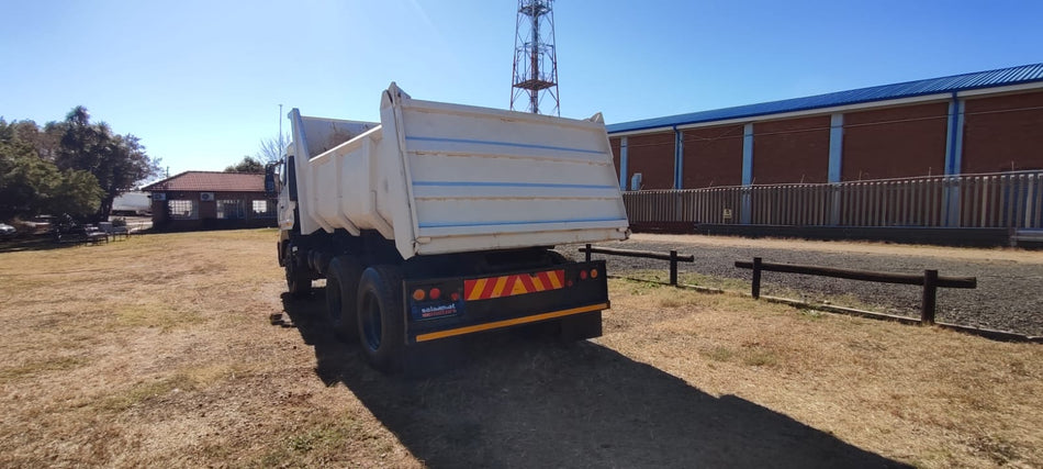 2013 UD QUON CW 26370 TIPPER