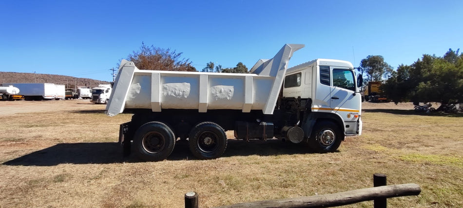 2013 UD QUON CW 26370 TIPPER