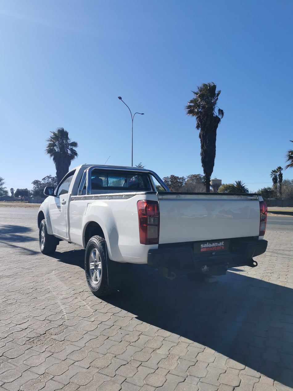 2015 Isuzu KB250D raised body