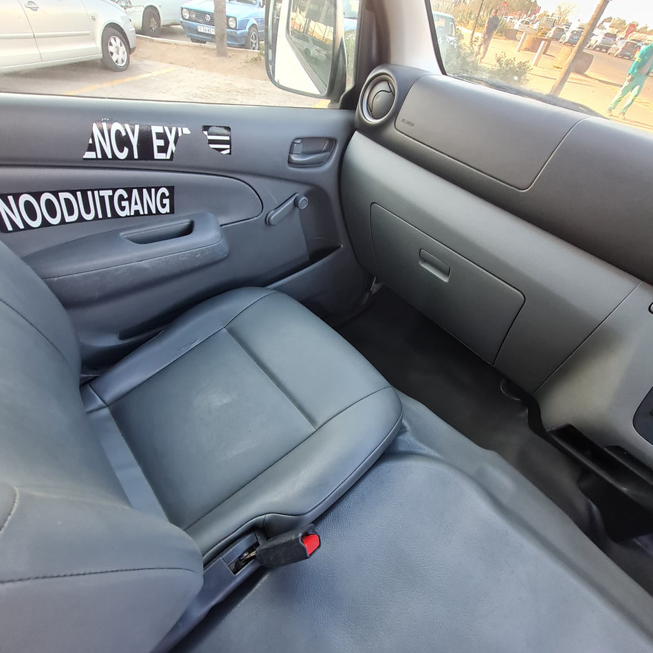 Nissan Impendulo NV350 16 seater