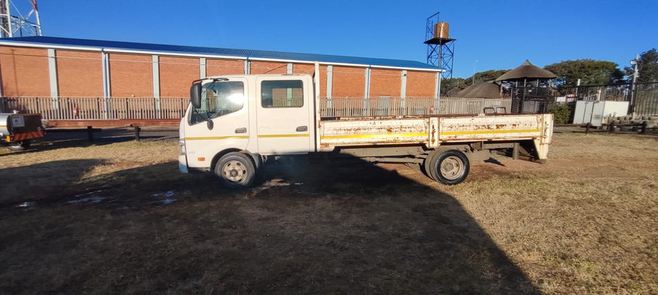 2013 Hino 300 Crew Cab