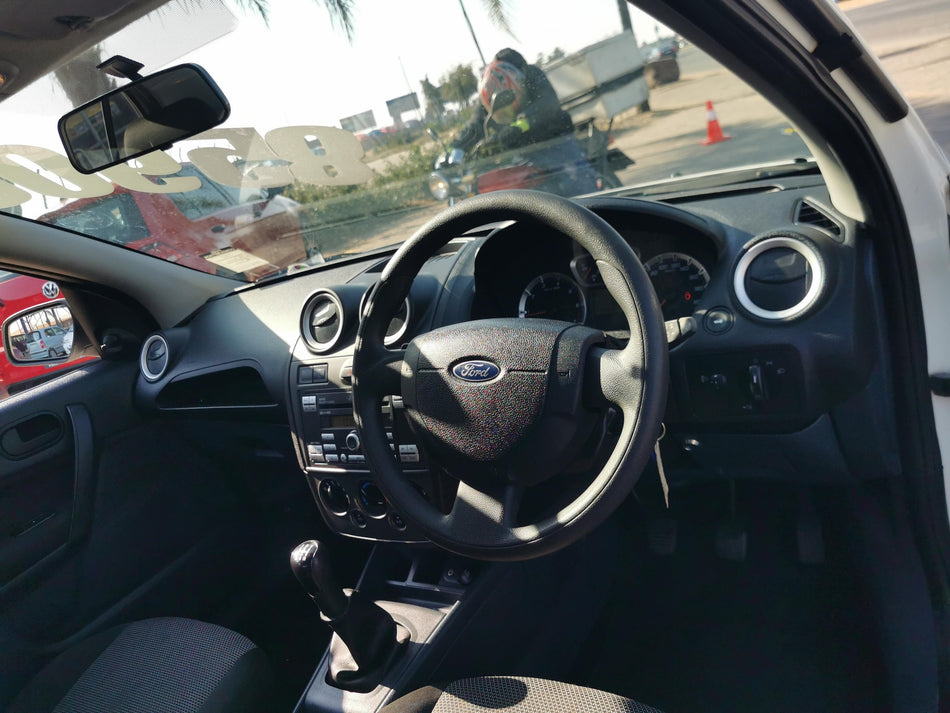 2014 Ford Ikon 1.6 low kms