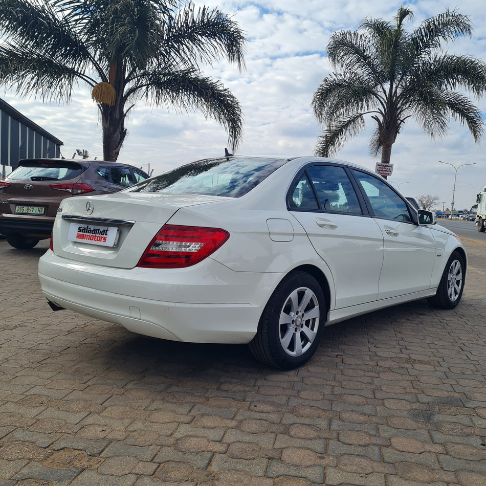 2013 Mercedes-Benz c180 auto low kms