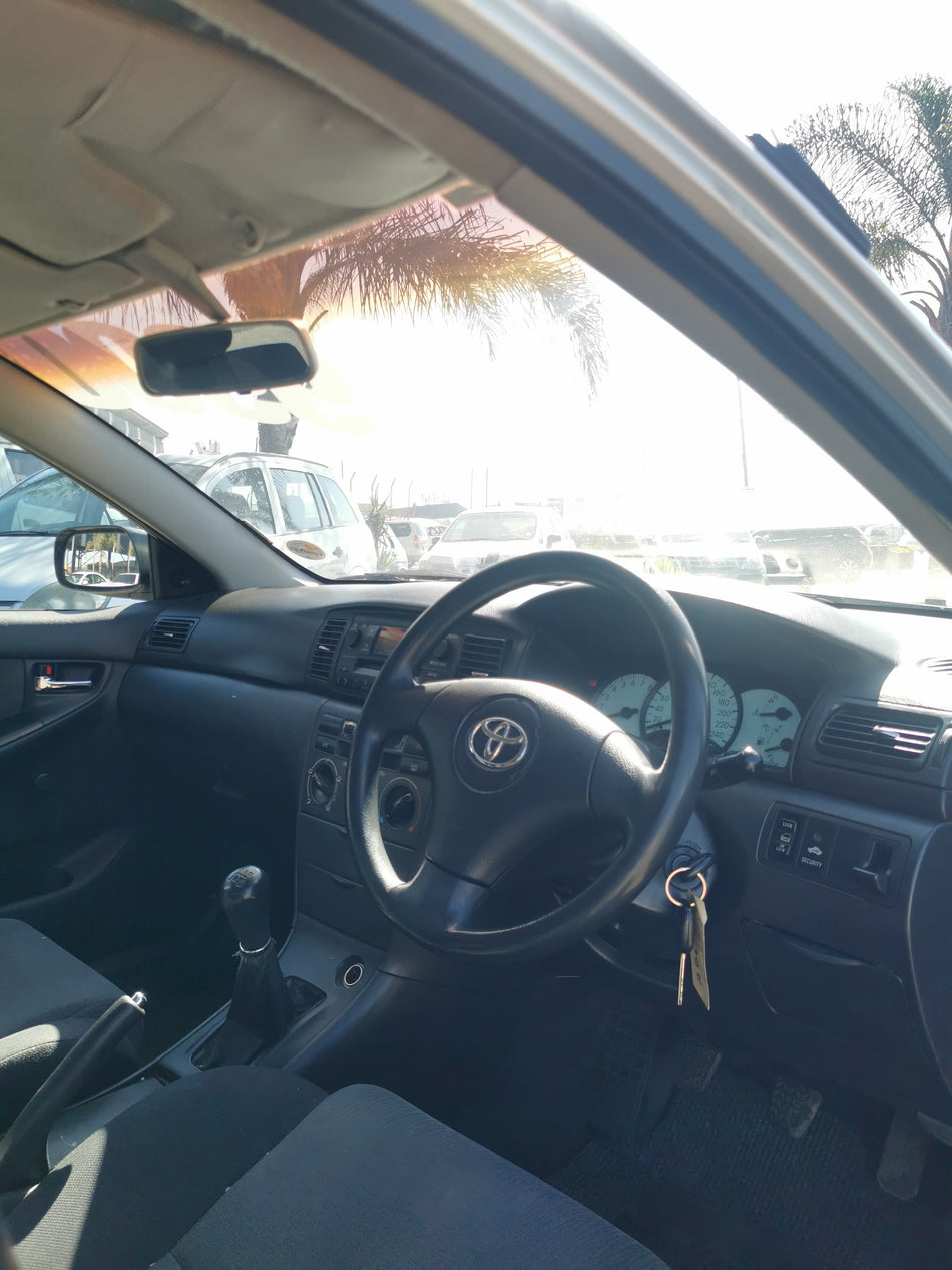 2004 Toyota Corolla 140i GLE