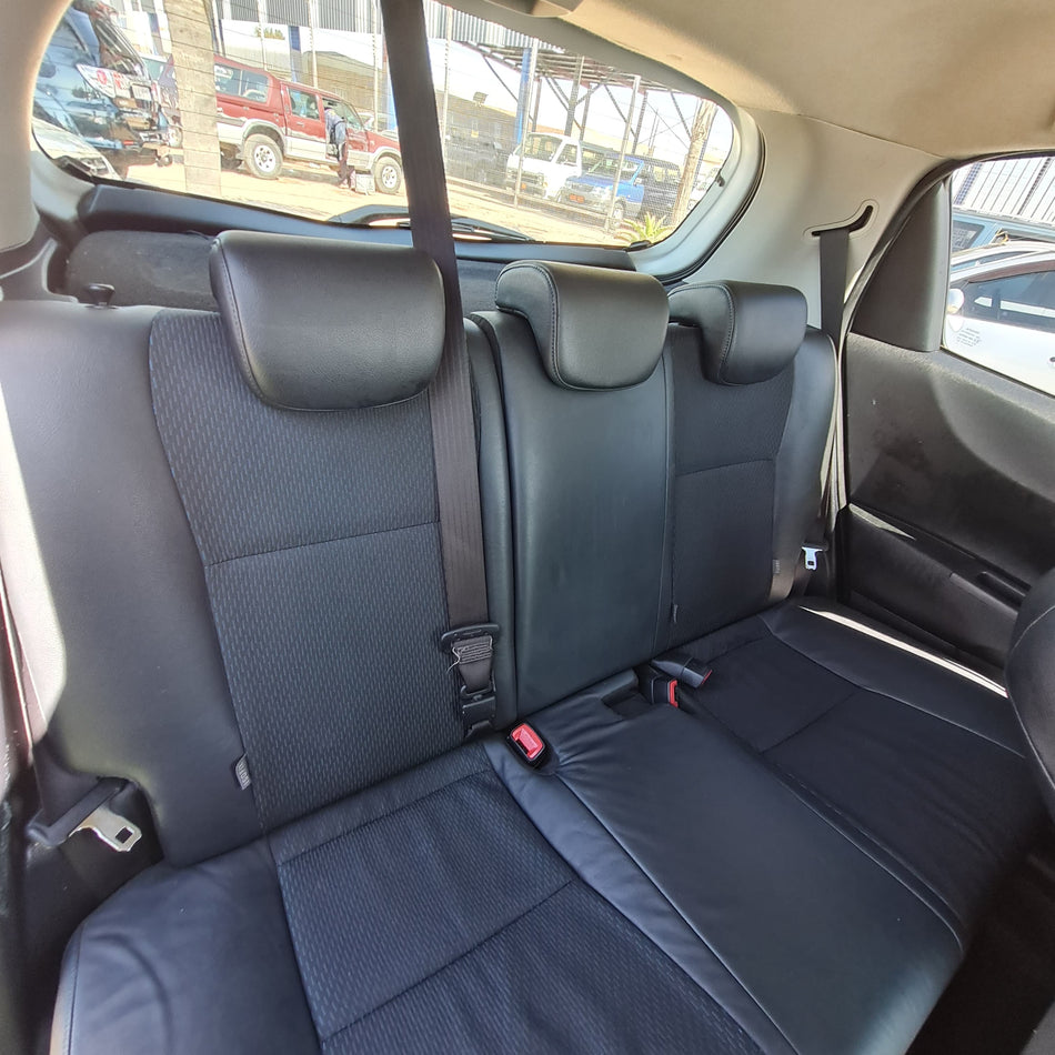 2012 Toyota Yaris Hybrid 1.5 Synergy Drive Automatic