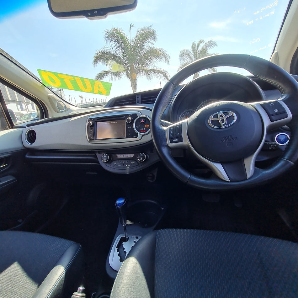 2012 Toyota Yaris Hybrid 1.5 Synergy Drive Automatic